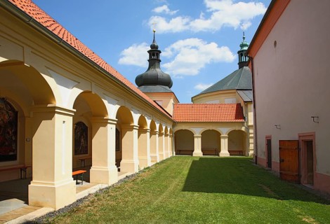 Cloister of the pilgrimage church Maria Loreto in Starý Hroznatov, Altkinsberg, district Cheb,