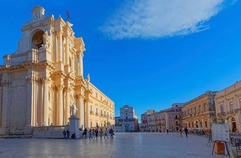 Piazza Duomo, Ortygia, Syracuse, Sicily, Italy, Europe
