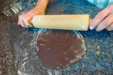 Swabian cuisine, Swabian Christmas biscuits, preparation of cookie cutters, shortcrust biscuits,