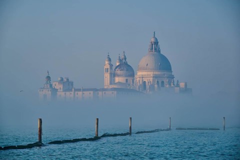 View from 'Colonna di San Marco e San Teodoro' on church 'Basilica di Santa Maria della Salute' on