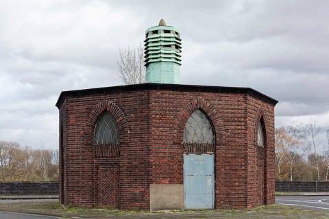 Transformer house of the Cologne gas and electricity works from 1928, octagonal brick building in
