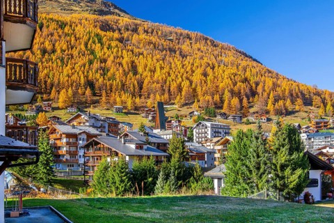 View of the centre in autumn, Saas-Fee, Saas Valley, Valais, Switzerland, Europe