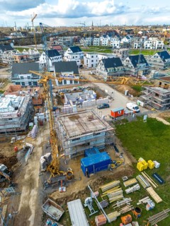 New-build neighbourhood, around 140 detached and semi-detached houses being built in the south of