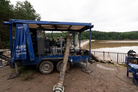 Flood in North Rhine-Westphalia, Steinbachtalsperre in the district of Euskirchen, the dam
