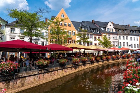 The town of Saarburg, on the Saar, at the market, gastronomy on the Leuk stream, flows into the