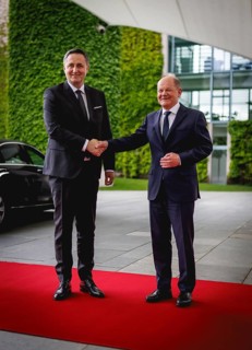 (R-L) Olaf Scholz, Federal Chancellor, receives Denis Becirovic, Chairman of the State Presidency