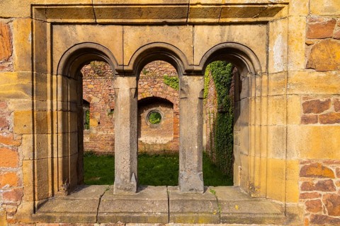 At the end of the 12th century, Dietrich the Afflicted, Margrave of Meissen, donated a convent in