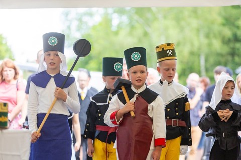 Minister President Michael Kretschmer visits Schneeberg on the occasion of the Mountain Dispute Day