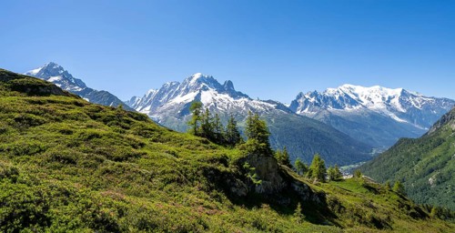 Mountain panorama with glaciated mountain peaks, Aiguille Verte with Aiguille du Midi and Mont