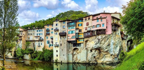 Pont en Royans. Houses hanging above river La Bourne. Isère. Auvergne-Rhone-Alpes. Vercors regional