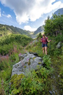Hiking on a hiking trail, Carnic High Trail, Carnic Main Ridge, Carnic Alps, Carinthia, Austria,