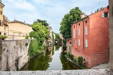Canal in the historic city centre, Mantua, Italy, Europe