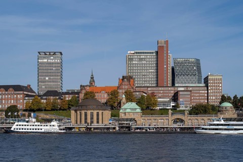 View of the jetties from the Steinwerder vantage point, St. Pauli, Hamburg, Germany, Europe