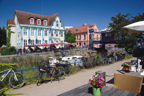 Europe, Germany, Mecklenburg-Western Pomerania, Plau am See, Lake Plau, Elde-Müritz waterway, lift