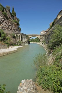 Pont Romain over the river Ouvèze, Roman bridge, landmark, Roman, Roman period, stone arch bridge,