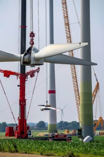 Dismantling of a wind power plant in a wind farm near Issum, 9 older wind turbines from the