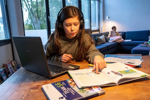 Homeschooling, 2 girls, sisters, 11 years old, learning at home, home learning, lessons at home,
