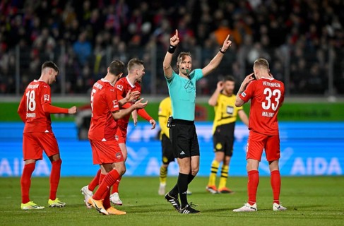 Referee Bastian Dankert indicates VAR, video assistant referee, video evidence, video referee,