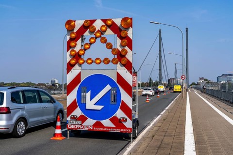 The Theodor-Heuss-Bridge, Rhine crossing, cable-stayed bridge, first road bridge of the so-called