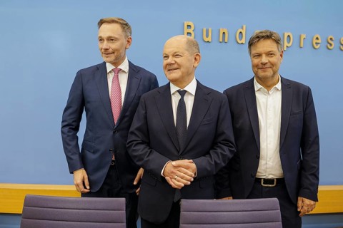Christian Lindner (FDP), Federal Minister of Finance, Olaf Scholz (SPD), Federal Chancellor, and