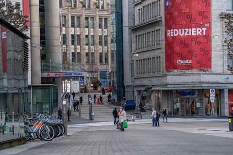Bochum city centre, in January 2022, Massenbergstrasse, empty shopping streets, sale, special
