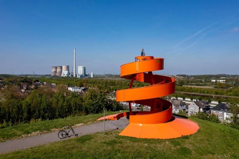 Halde Franz, Haldenzeichen, cycling in the Ruhr area, Halde Franz, Haldenzeichen, orange, snail