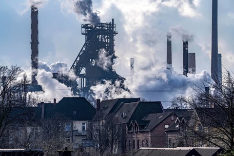 Blast furnaces Schwelgern, residential buildings in Duisburg-Marxloh, ThyssenKrupp Steel, Duisburg,