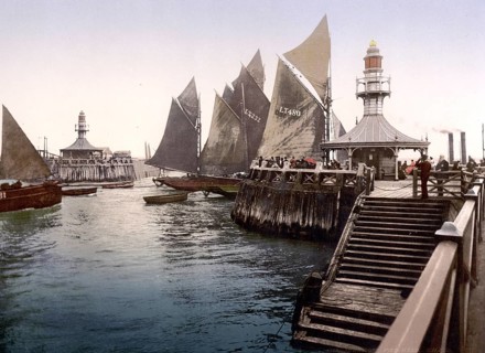 Pierkopf, I., Lowestoft, England / Pier head, England, Historic, digitally restored reproduction