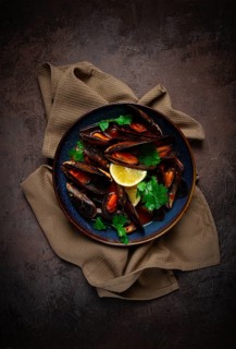 Mussels in tomato sauce, homemade, no people