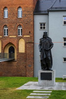 Statue of Wladislaus II of Opole in front of the Upper Castle on Nicolas Copernicus Square in