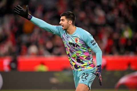 Goalkeeper Nediljko Labrovic FC Augsburg FCA (22) Gesture Gesture Allianz Arena, Munich, Bavaria,