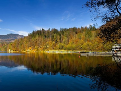 Autumn atmosphere at Hechtsee lake near Kufstein, Tyrol, Austria, Europe
