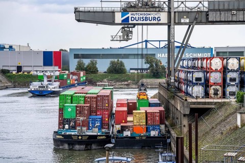Port of Duisburg Ruhrort, Container freighter being loaded and unloaded at DeCeTe, Duisburg
