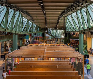 Interior photograph, retail and commercial space in Bikini Haus, Budaperster Strasse, Berlin,