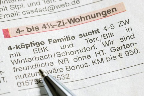 Symbol image for housing shortage, housing advert and highlighter, family, search, Germany, Europe
