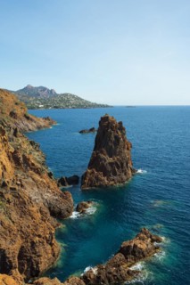 Coast and red rocks, Cap du Dramont, Massif de l'Esterel, Esterel Mountains, Département Var,