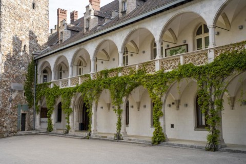 Inner courtyard, arcades, Rothschild Castle, Rothschildschloss, Waidhofen an der Ybbs, Mostviertel,
