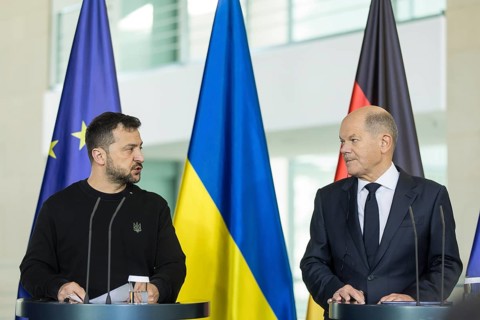 Volodymyr Zelensky (President of Ukraine) and Olaf Scholz (Chancellor of the Federal Republic of