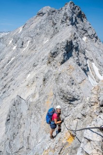 Mountaineer on the Jubiläumsgrat between Zugspitze and Alpspitze, high mountains, Wetterstein