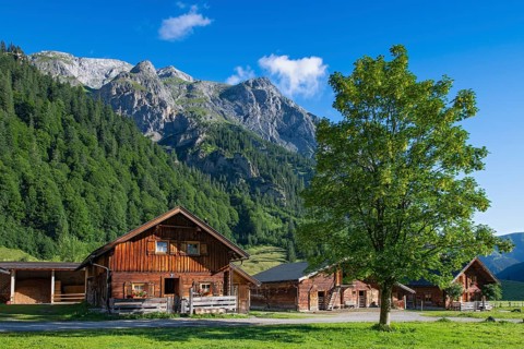 The alpine village of Eng, Eng-Alm, Karwendel mountains, Tyrol, Austria, Europe