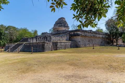 Observatory building, El Caracol, Chichen Itzá, Mayan ruins, Yucatan, Mexico, Central America