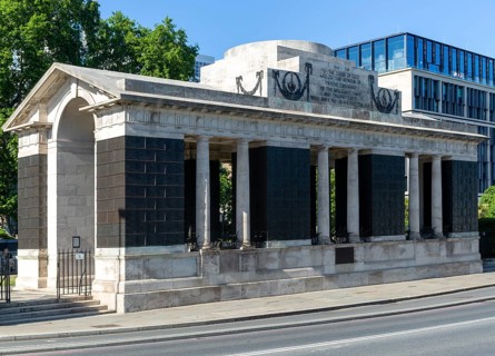 War memorial monument to Merchant Navy and Fishing fleet seamen lost at sea in 1914-18 war, Tower