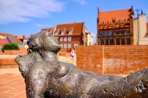Sculpture Reclining Sofia by Bärbel Dieckmann, erected in the bricked-up ground plan of the ruins