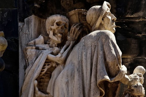 Death behind St. James on the entrance portal of the Marktkirche, artist Jürgen Weber, Hanover,