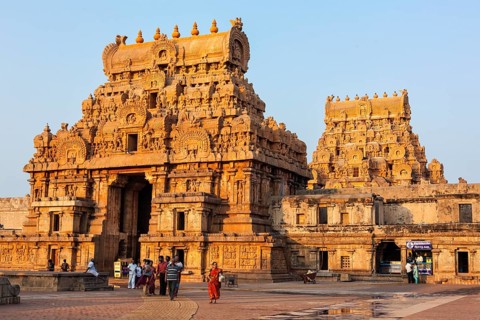 TANJORE, INDIA, MARCH 26, 2011: People visiting famous Brihadishwarar Temple in Tanjore