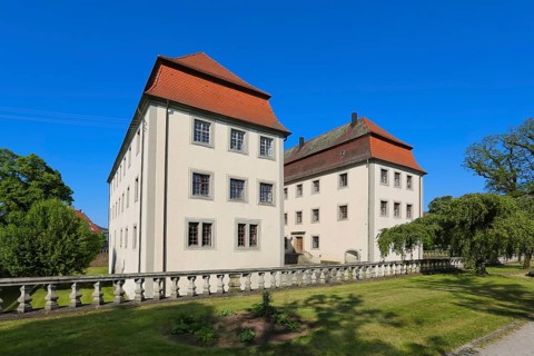Geislingen moated castle, three-winged moated castle complex, former manor house of the Lords of