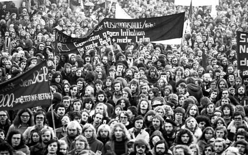 More than 10, 000 students demonstrated in Düsseldorf on 7 November 1974 for more Bafoeg and