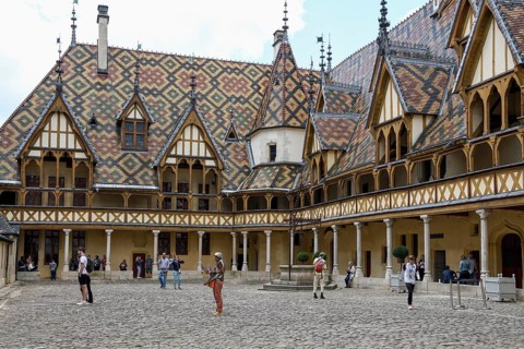 Courtyard of the Hôtel-Dieu, former hospital founded in 1443, Beaune, Côte-d'Or department,