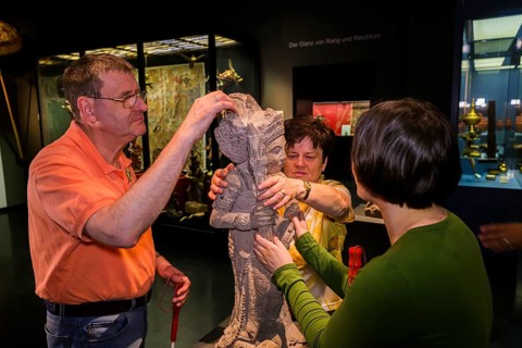 Blind people at the Grassimuseum