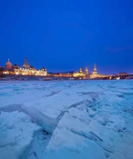 Ice drift on the Elbe in Dresden